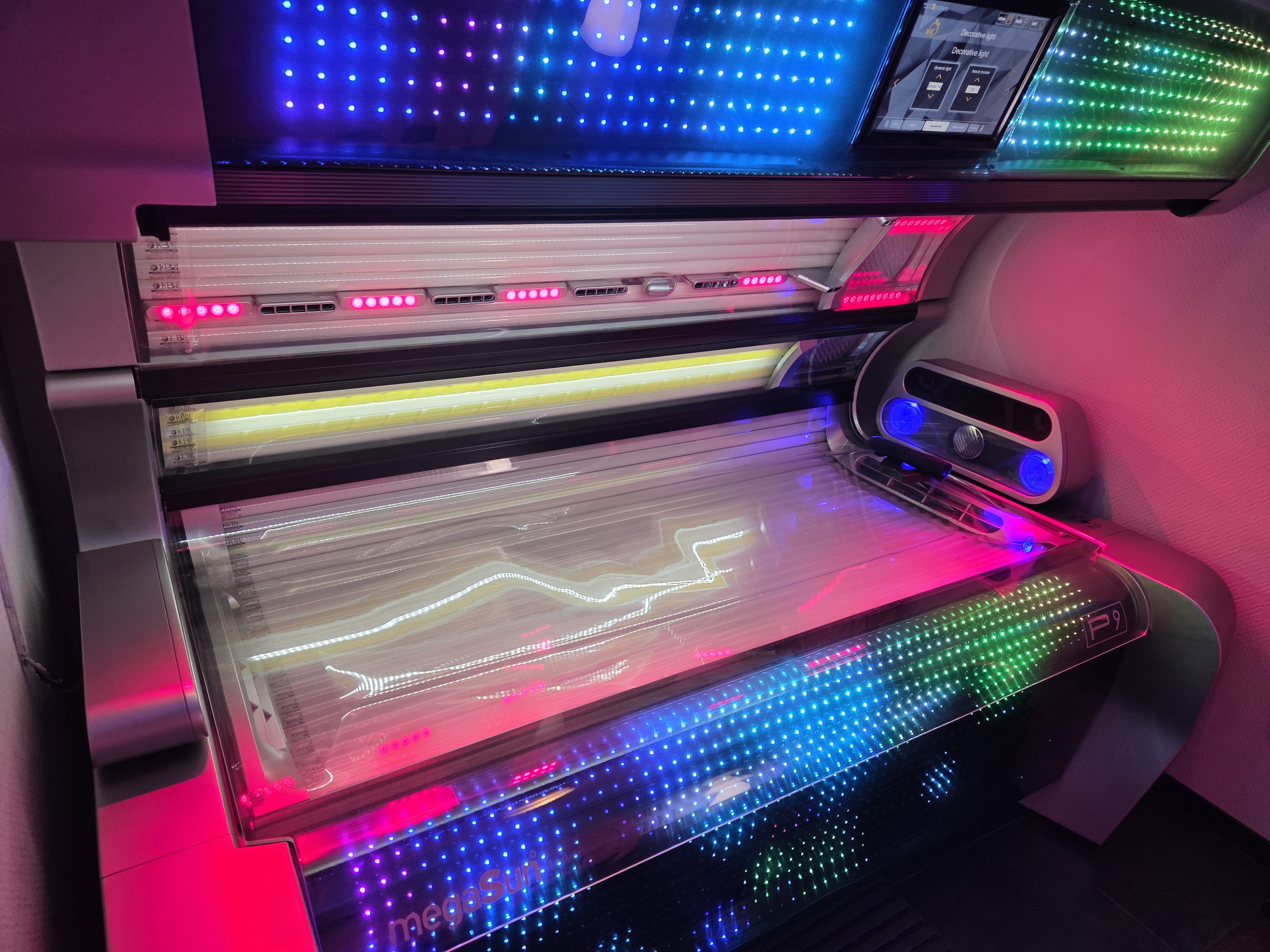 MegaSun P9 Porsche Design zonnebank met kleurverlichting