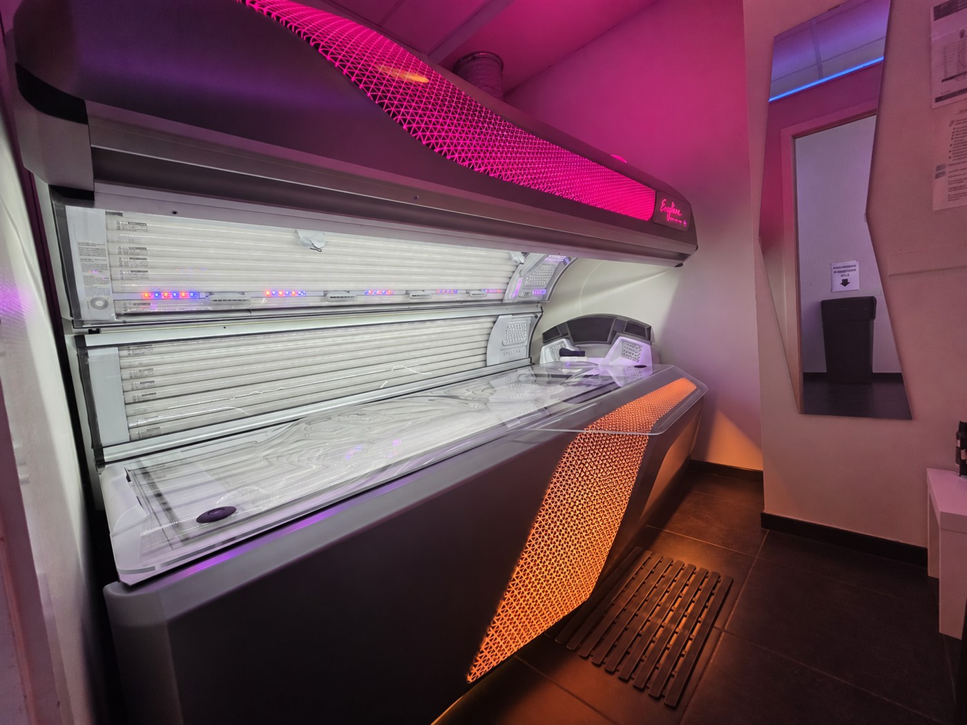 Ergoline Vitality Fusion zonnebank met warme lichtaccenten